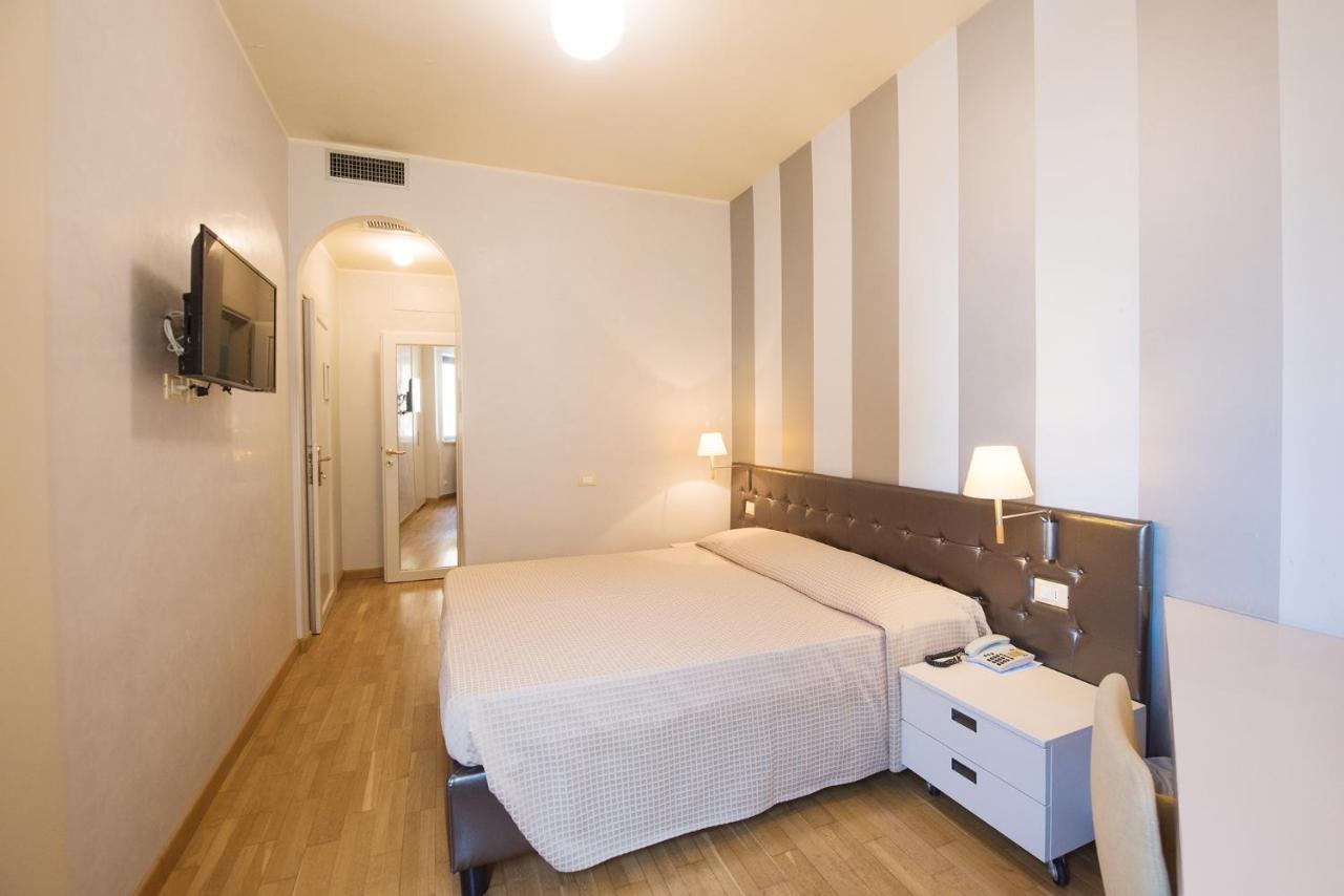 Hotel San Francisco Viareggio Esterno foto
