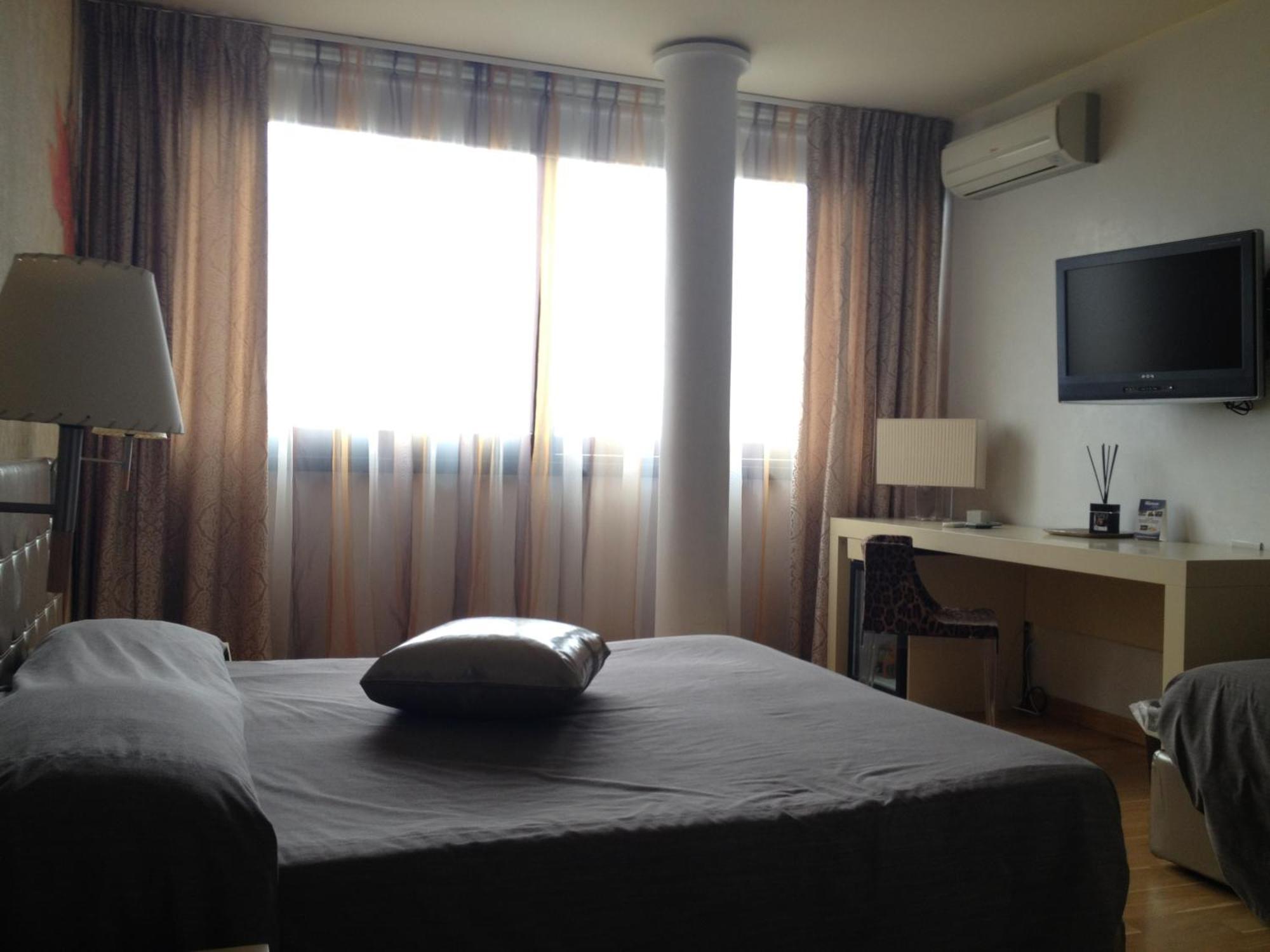 Hotel San Francisco Viareggio Esterno foto