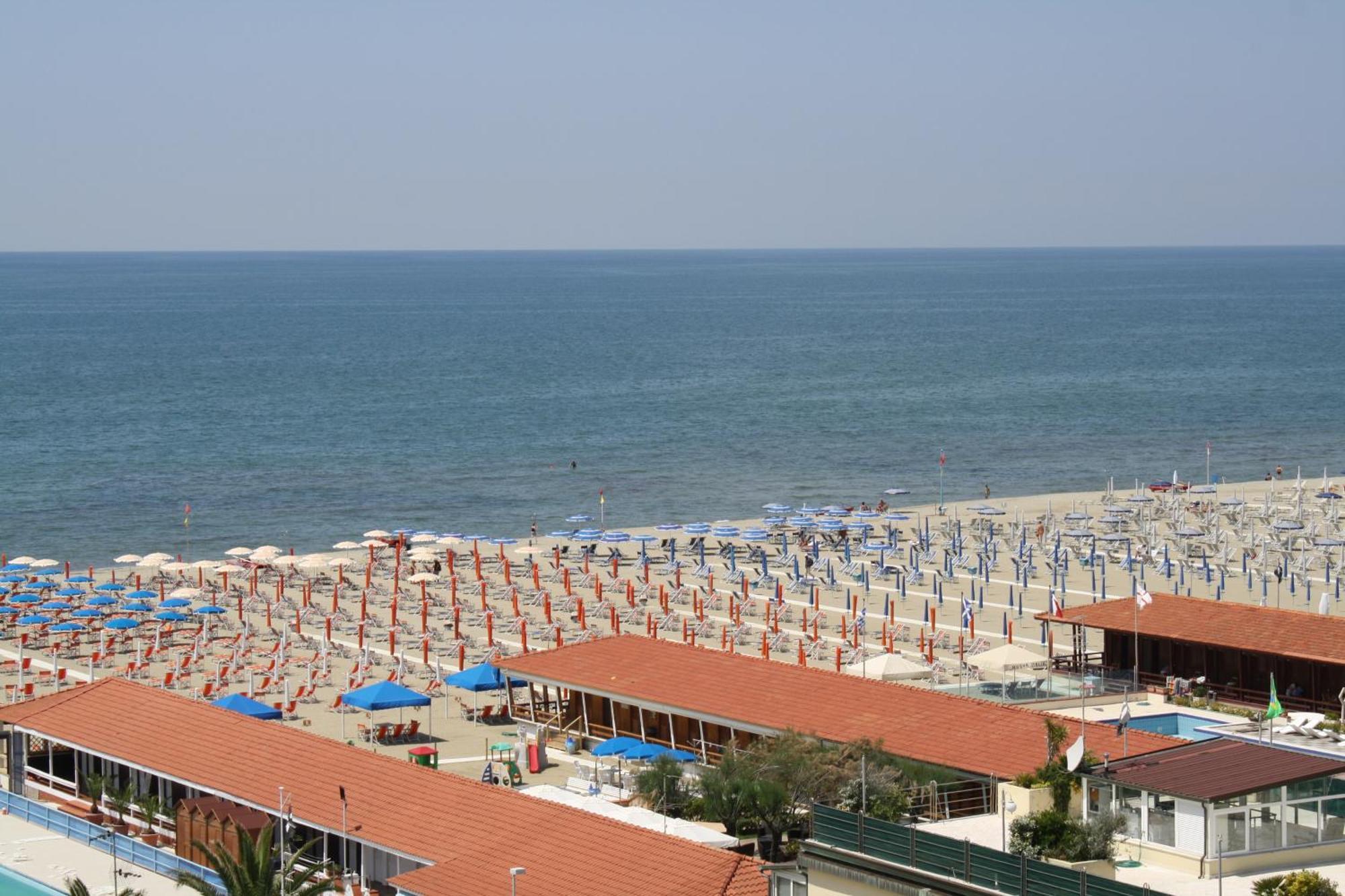 Hotel San Francisco Viareggio Esterno foto