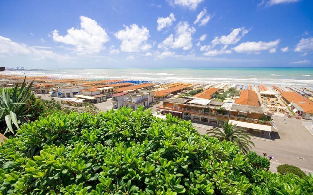 Hotel San Francisco Viareggio Esterno foto